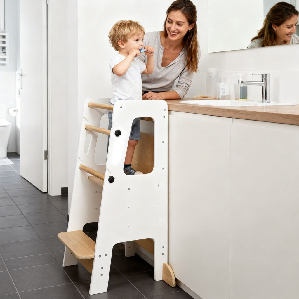 Montessori Lernturm Massivholz Klassik – Weiß oder Grau
