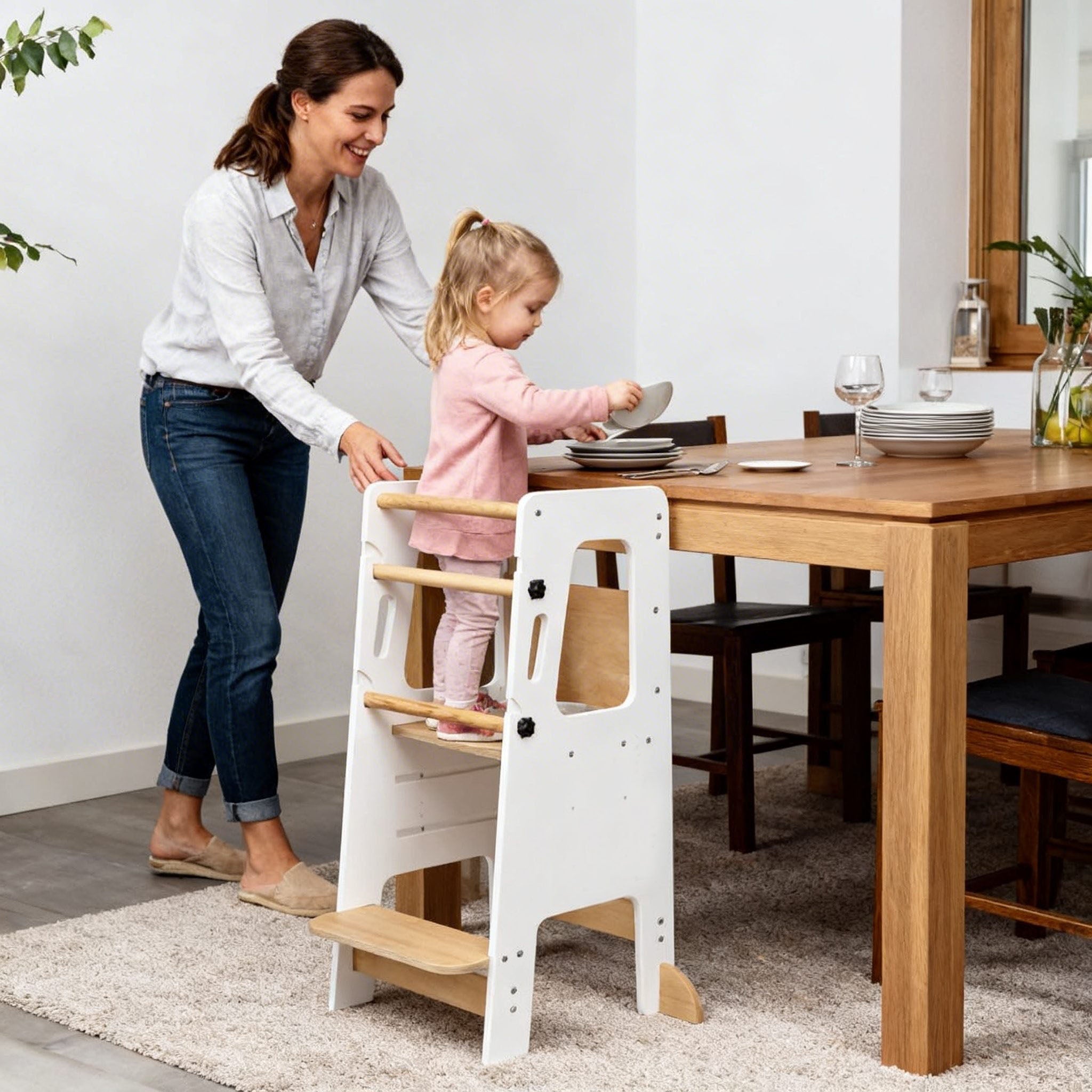 Montessori Lernturm Massivholz Klassik – Weiß oder Grau