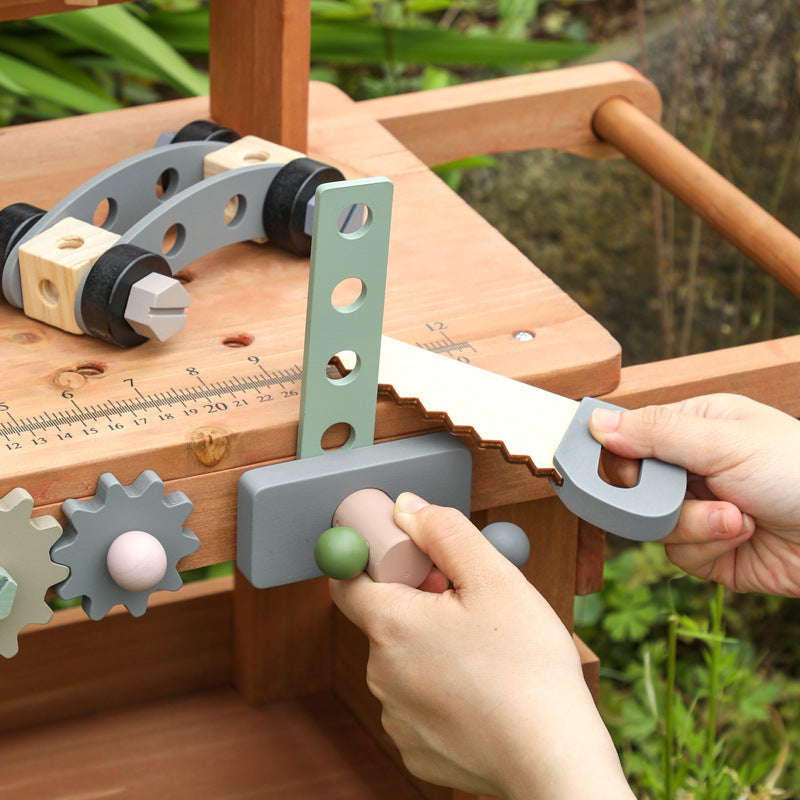 Große Kinder Werkbank aus Holz – Garten Werkzeugtisch mit Rädern & Zubehör (75 cm)