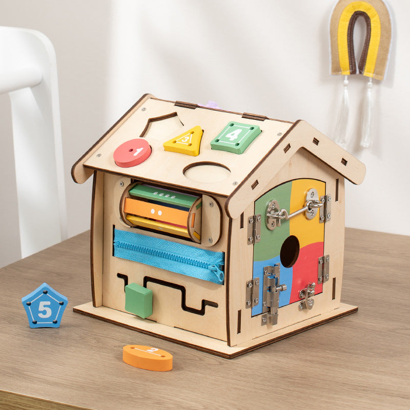 Montessori Busy House – Spielhaus aus Holz mit vielen Spielelementen