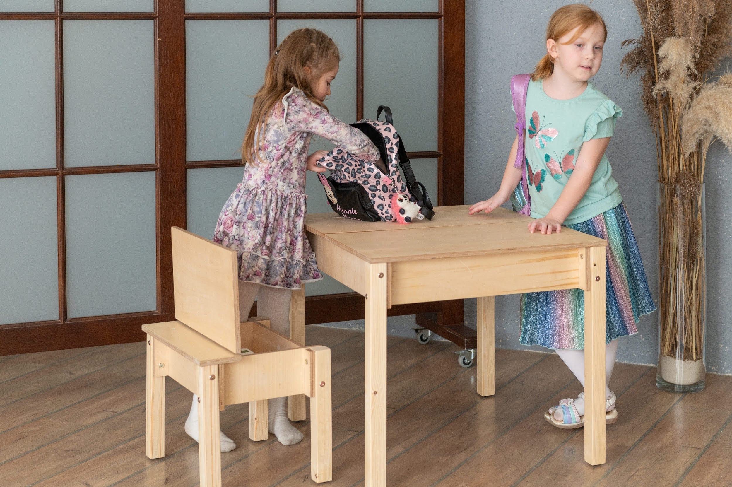 Montessori Kindertisch mit Stauraum & Hocker – Holz Schreibtisch Set für Kinder