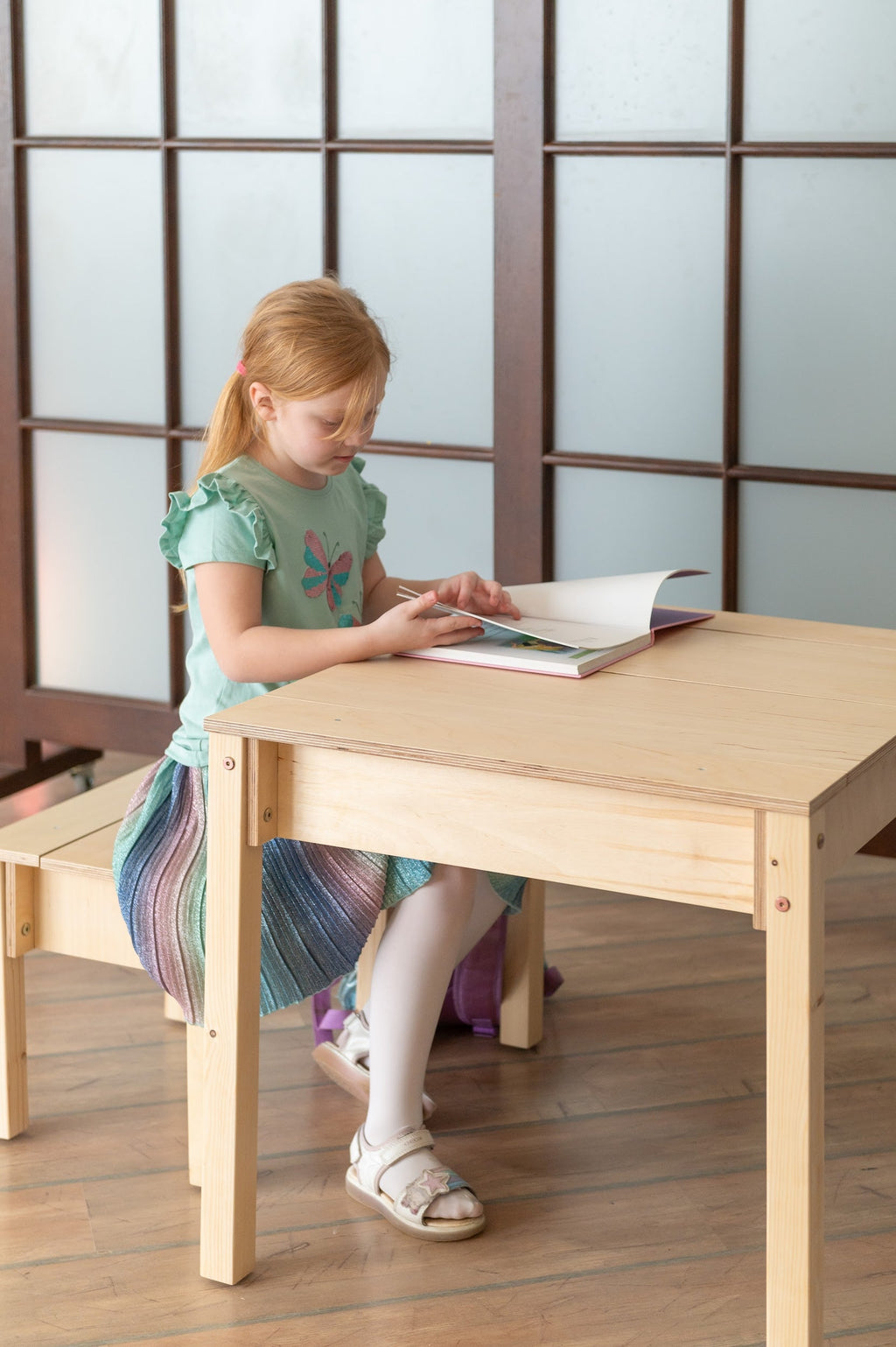 Montessori Kindertisch mit Stauraum & Hocker – Holz Schreibtisch Set für Kinder