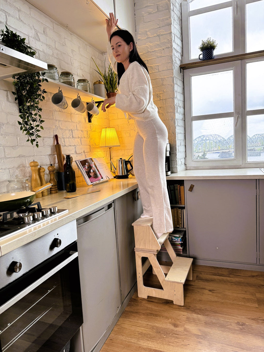 Montessori Klapp-Tritthocker aus Holz – 2-in-1 Kinderstuhl & Tritt