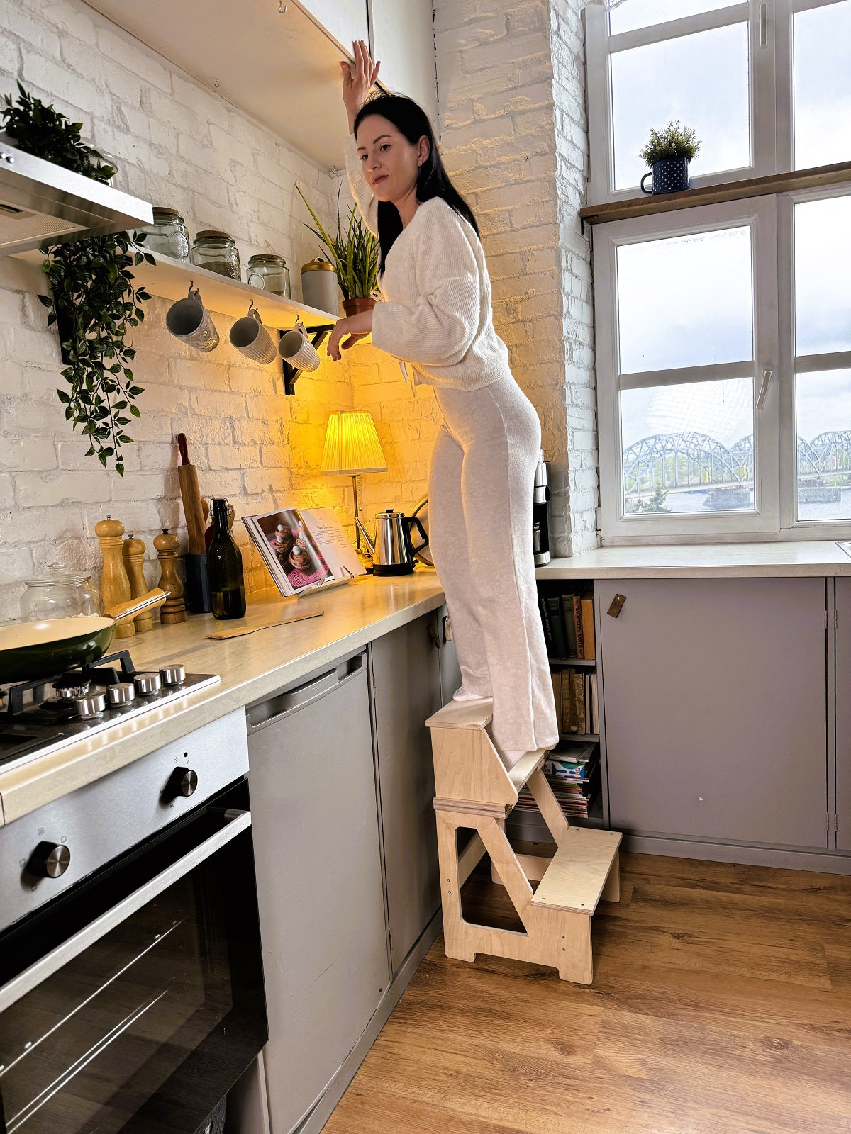 Montessori Klapp-Tritthocker aus Holz – 2-in-1 Kinderstuhl & Tritt