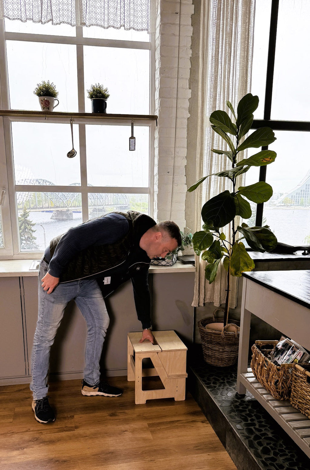 Montessori Klapp-Tritthocker aus Holz – 2-in-1 Kinderstuhl & Tritt