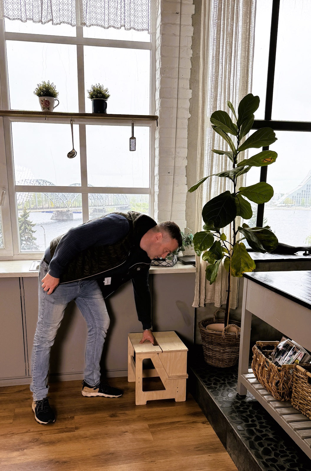 Montessori Klapp-Tritthocker aus Holz – 2-in-1 Kinderstuhl & Tritt