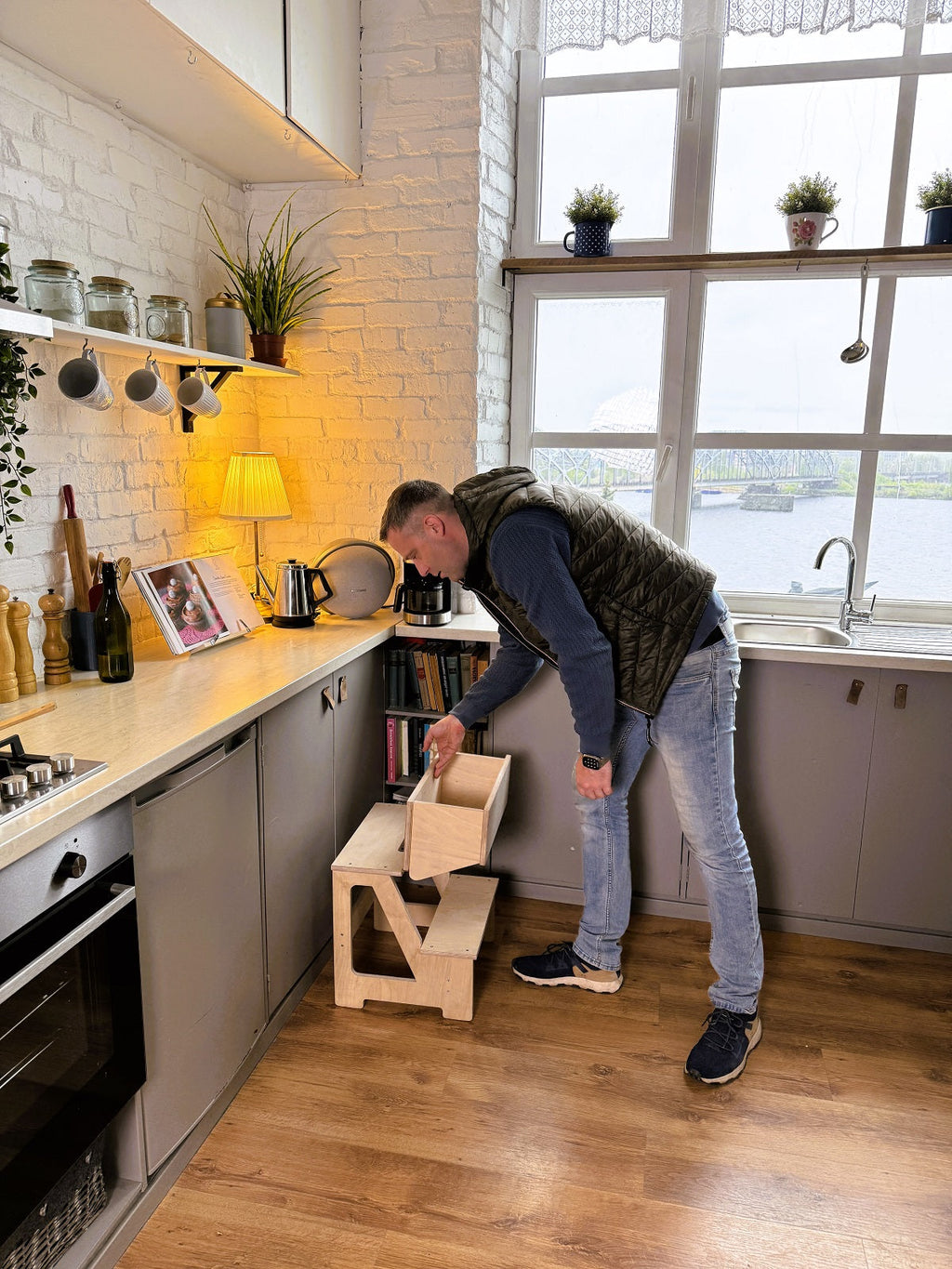 Montessori Klapp-Tritthocker aus Holz – 2-in-1 Kinderstuhl & Tritt