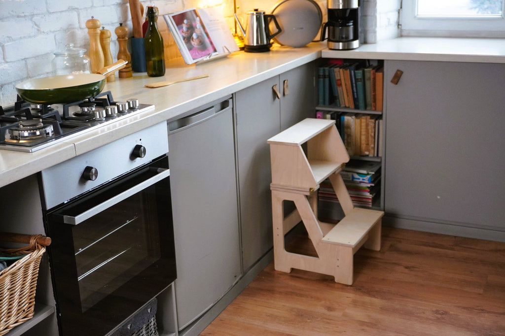 Montessori Klapp-Tritthocker aus Holz – 2-in-1 Kinderstuhl & Tritt