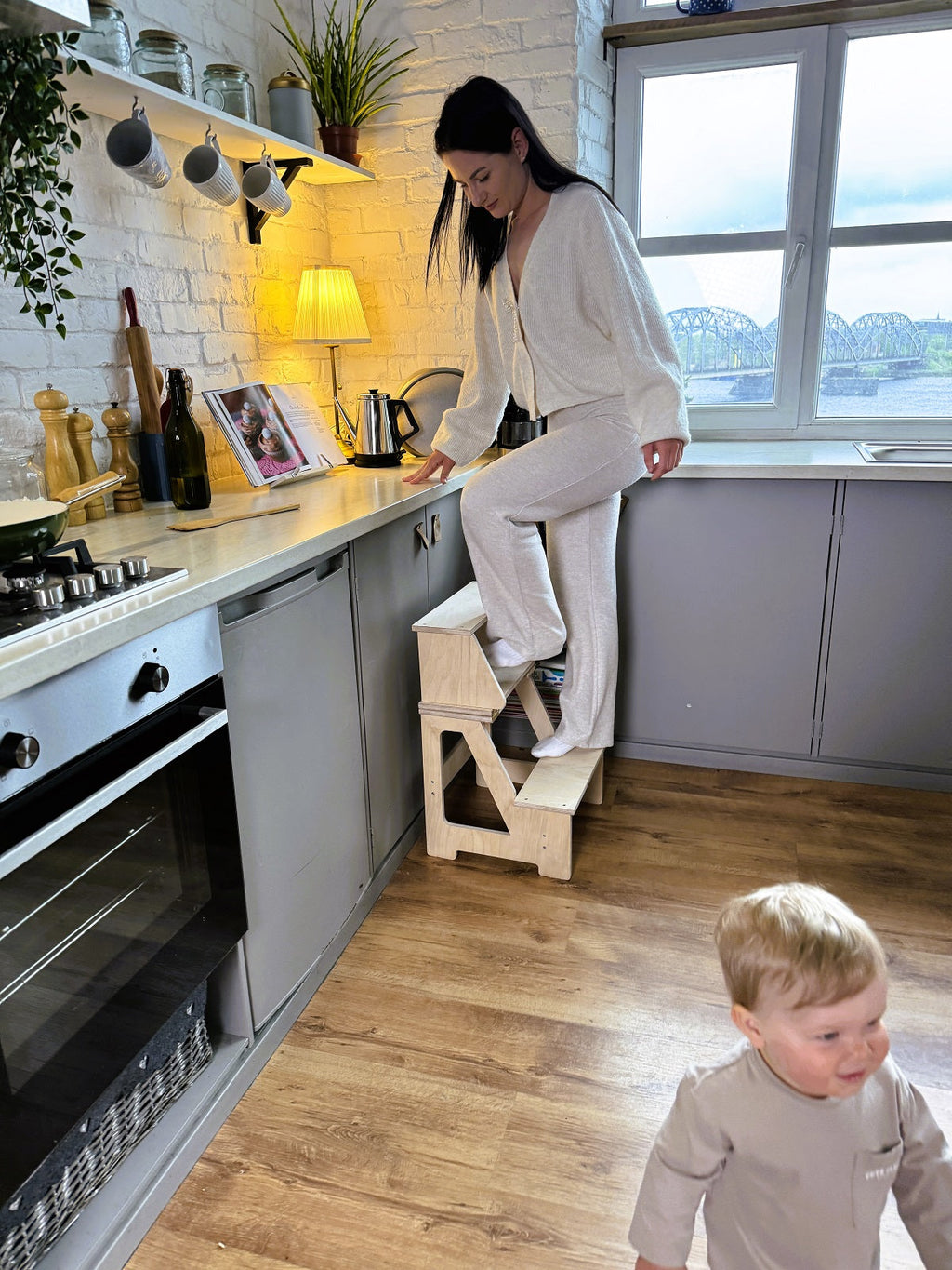Montessori Klapp-Tritthocker aus Holz – 2-in-1 Kinderstuhl & Tritt