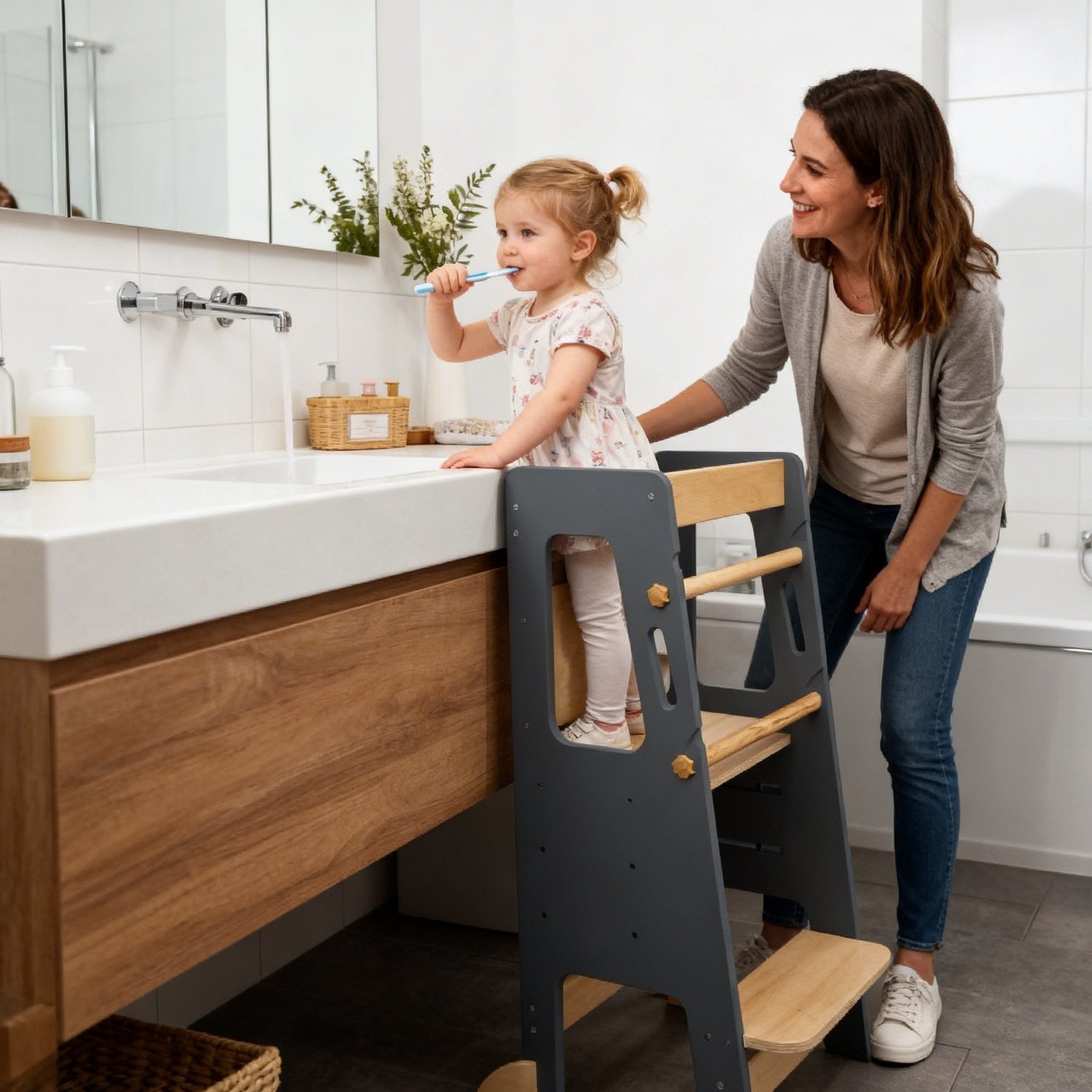 Montessori Lernturm Massivholz Klassik – Grau