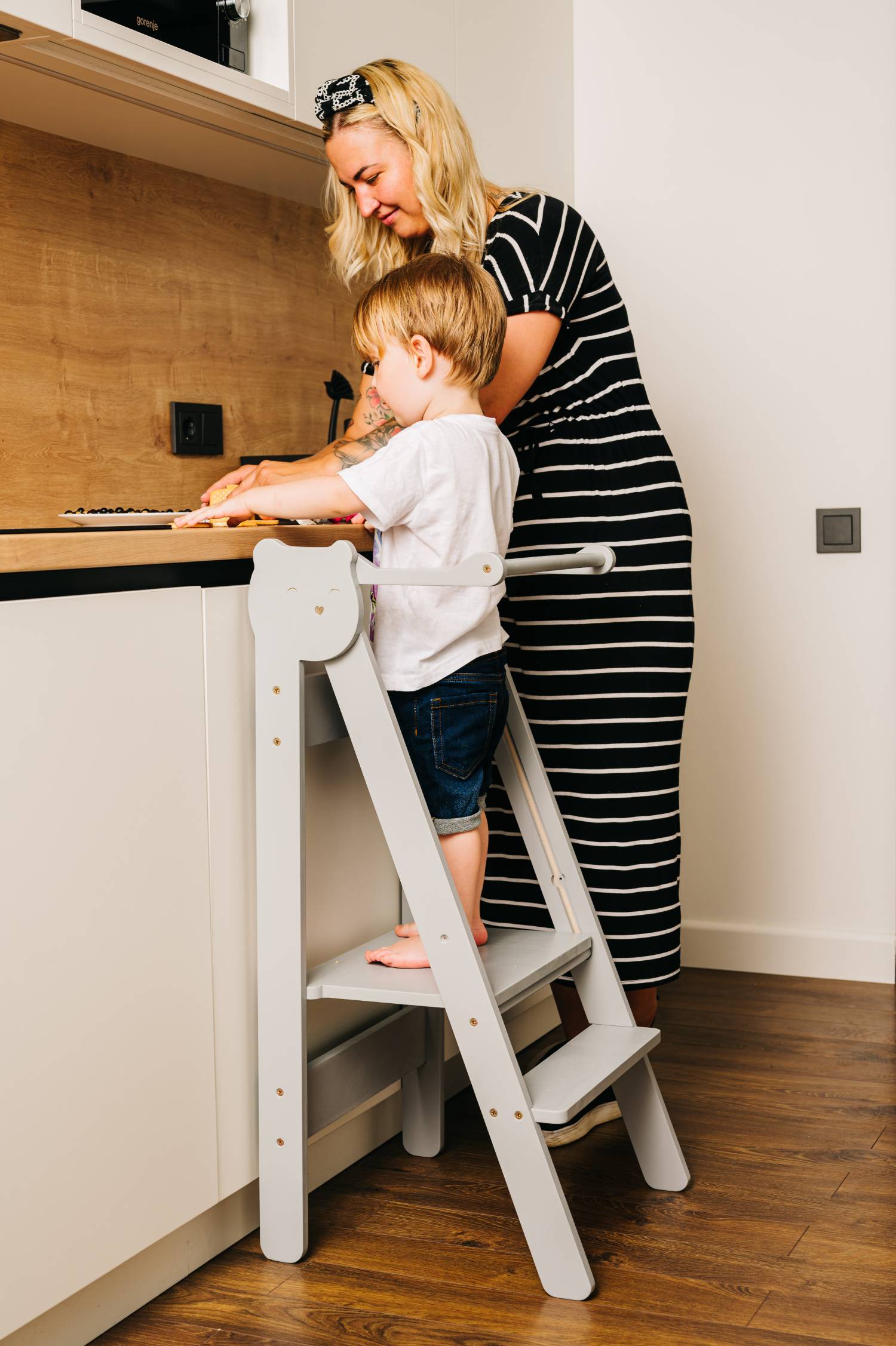 Montessori Lernturm klappbar – Höhenverstellbar & platzsparend
