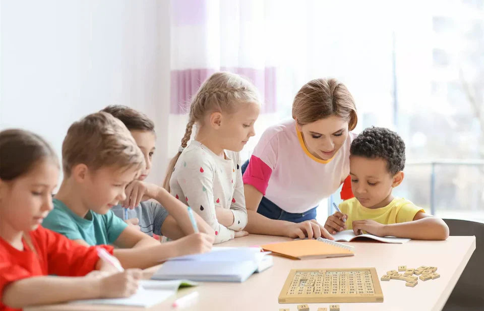 Montessori Zahlenbrett 1–100 aus Holz – Lernspiel für Zahlenverständnis & Logik