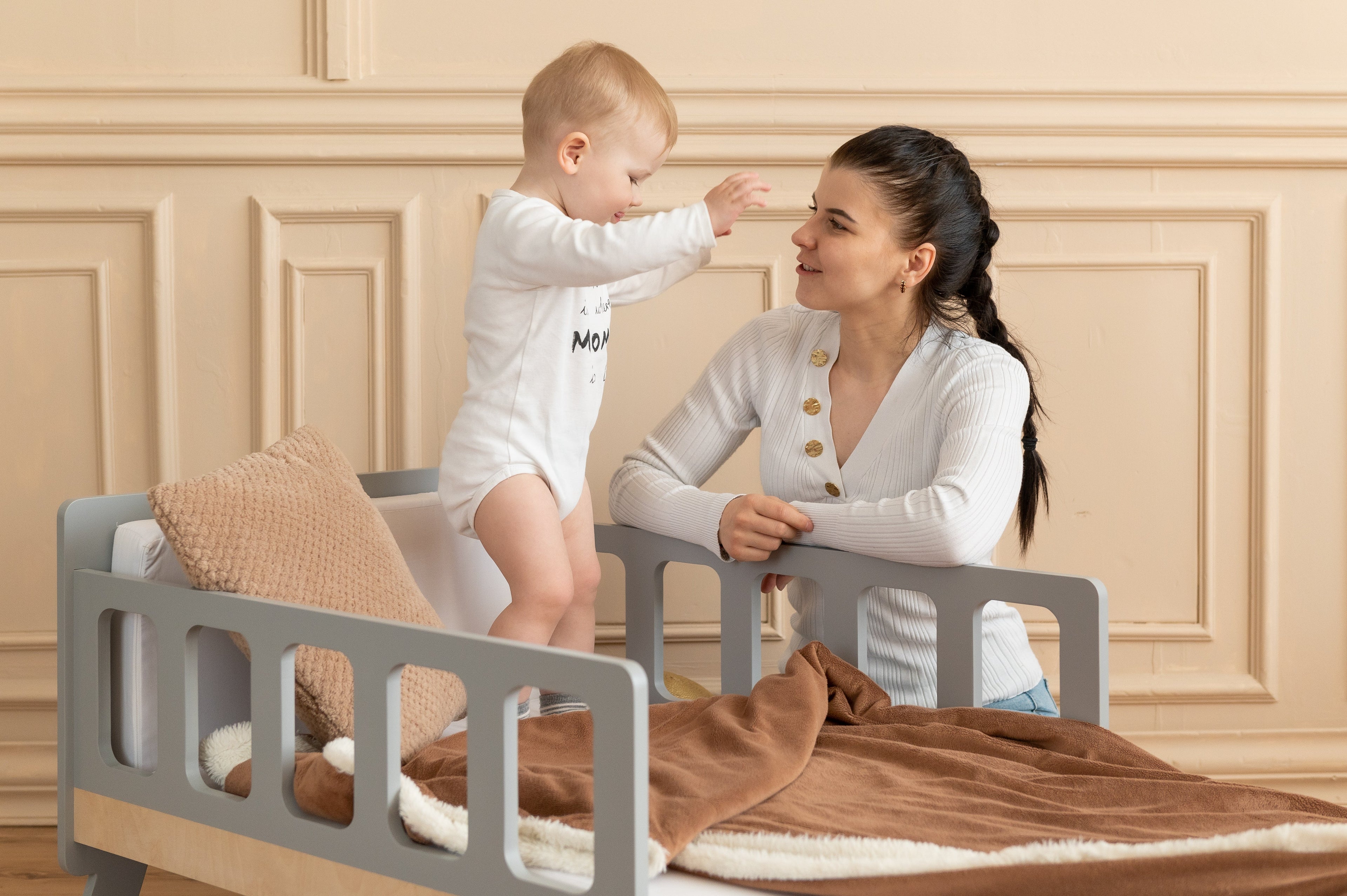 Mitwachsendes Montessori Kinderbett – 2-in-1 Bett & Sofa inkl. Matratze