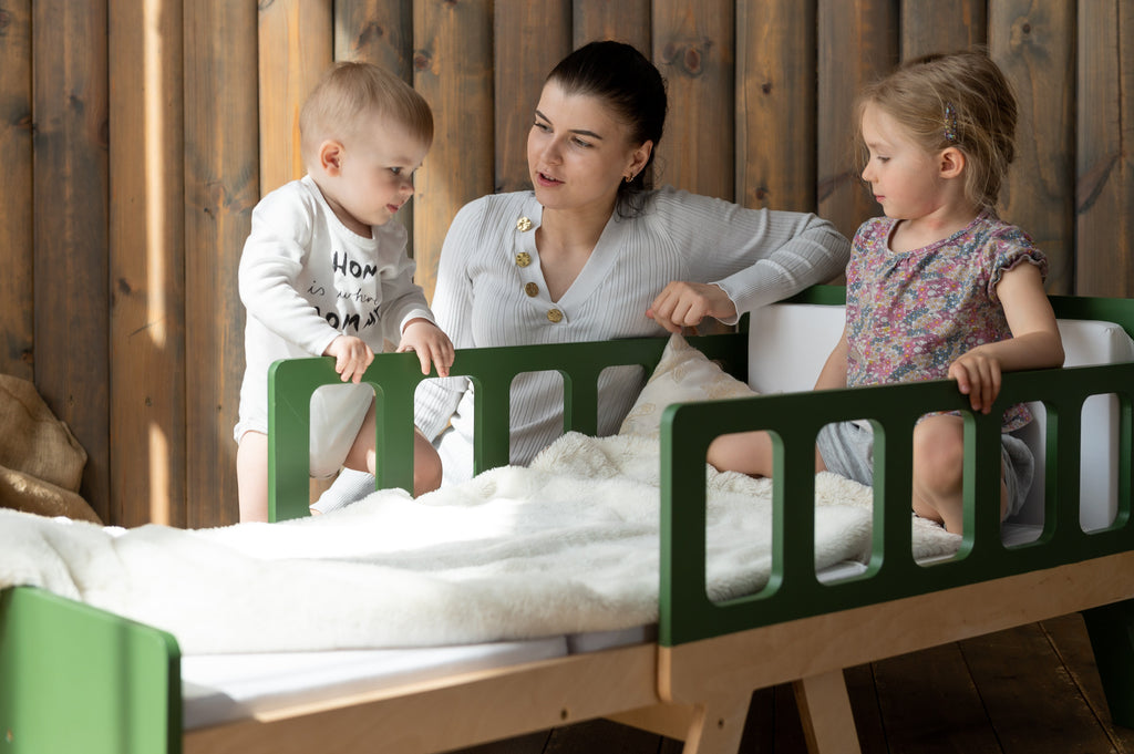 Mitwachsendes Montessori Kinderbett – 2-in-1 Bett & Sofa inkl. Matratze