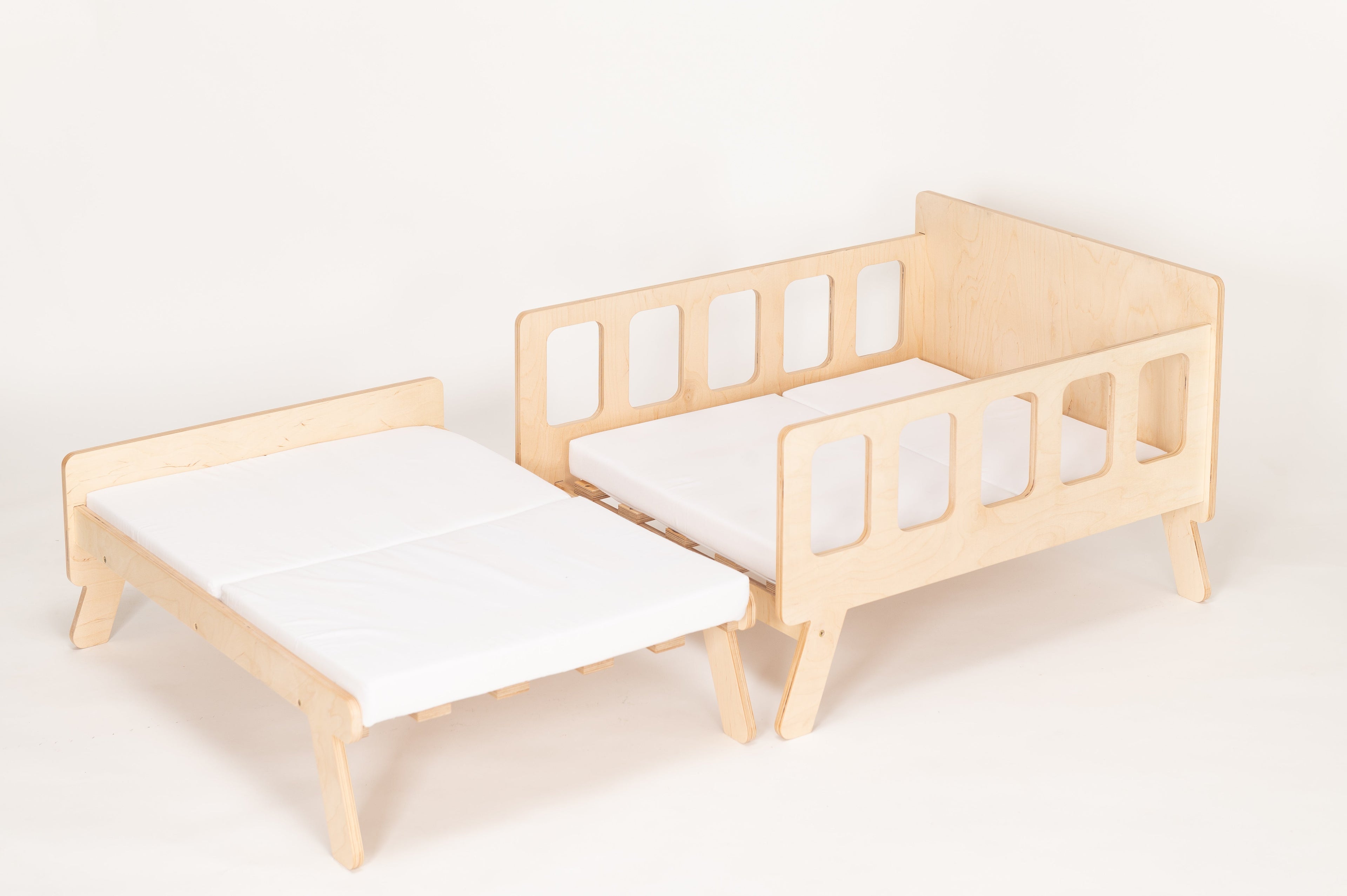 Mitwachsendes Montessori Kinderbett – 2-in-1 Bett & Sofa inkl. Matratze