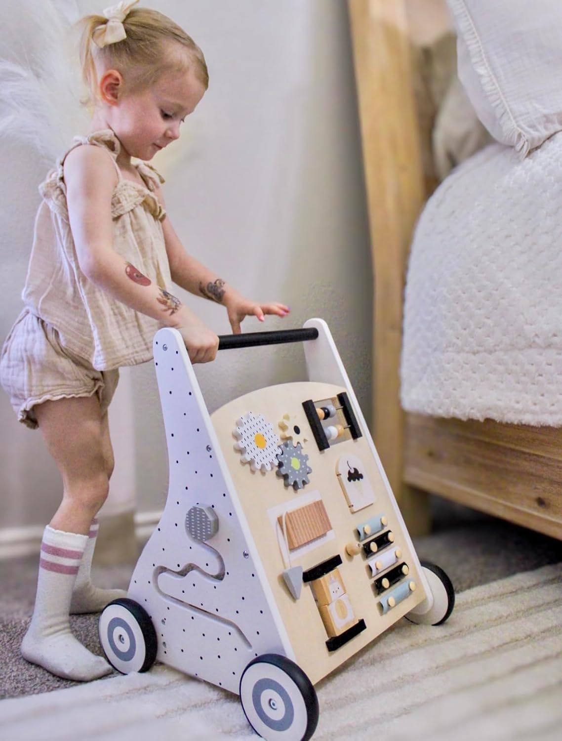 Montessori Lauflernwagen „Nordic“ aus Holz mit Busy Board
