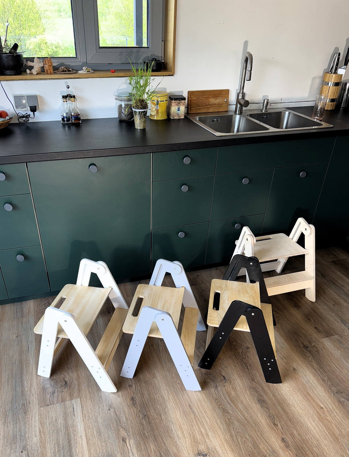 Klappbarer Tritthocker für Kinder – Platzsparend & Stabil aus Holz