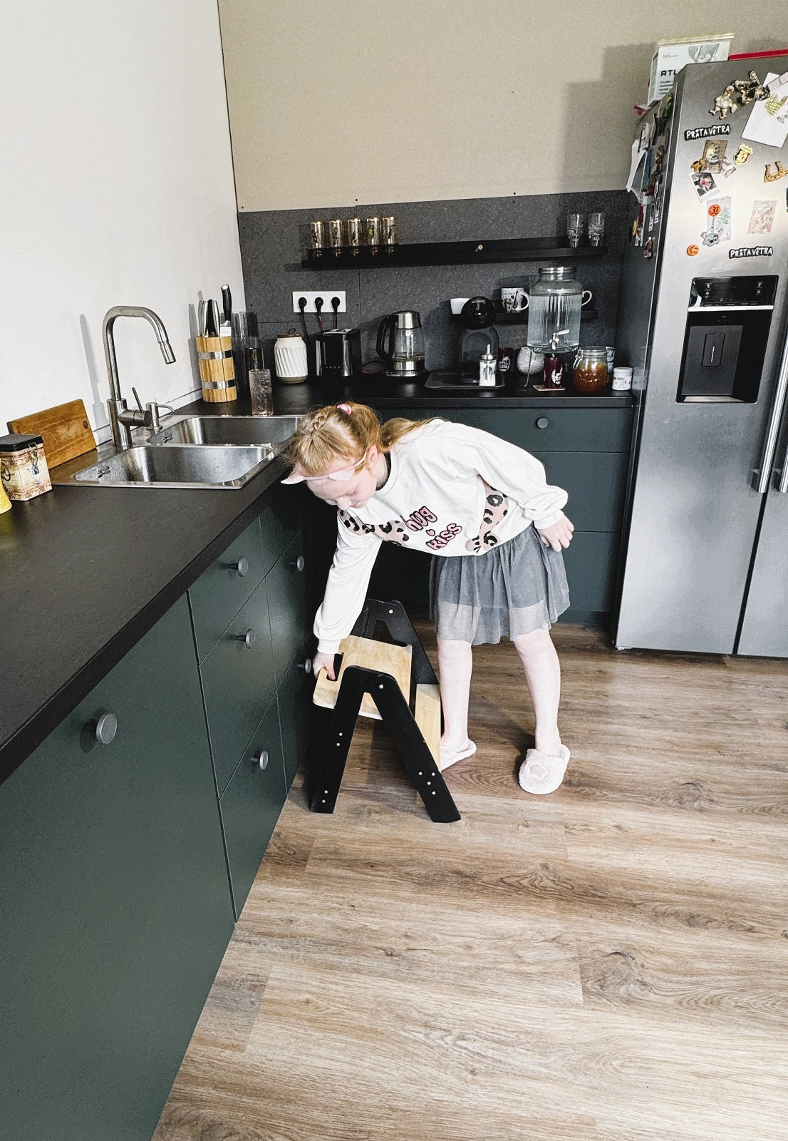 Klappbarer Tritthocker für Kinder – Platzsparend & Stabil aus Holz